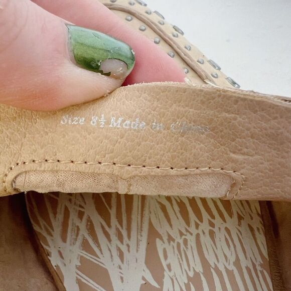 Dolce Vita Maura Leather Studded Mules Tan Leather Silver Studs Women's Size 8.5 - Picture 4 of 8